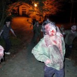 Zombie Serang Perkemahan Musim Panas Secara Brutal 1
