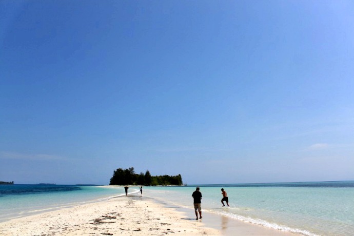 Gosong Pantai, Halmahera