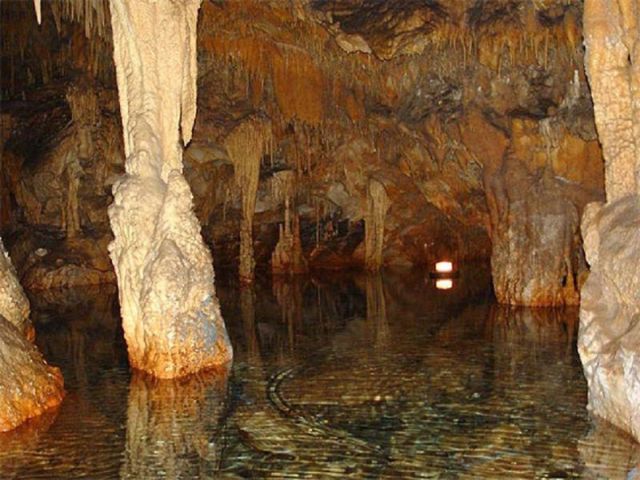 Cave-Of-Diros-Peloponnesos-Greece-cismini