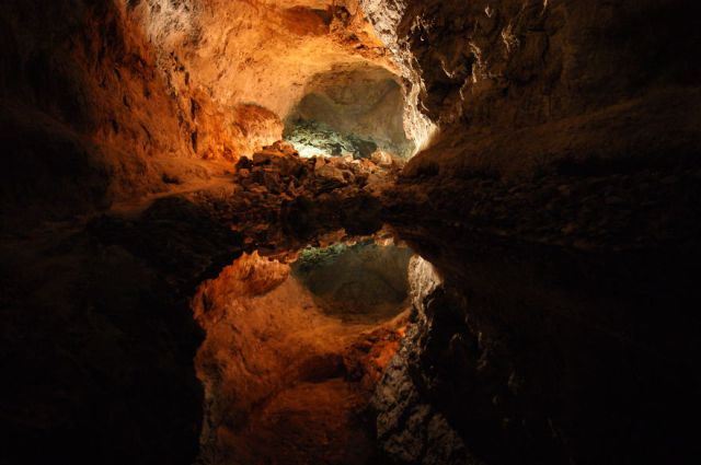 Cueva-De-Los-Verdes-Lanzarote-Spain-cStephanie-Gorissen