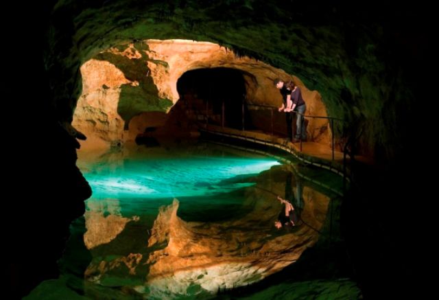 Jenolan Caves, New South Wales (Australia) - (c)Callum Reilly