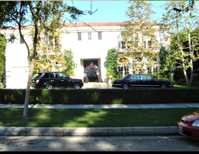 Menendez Murder House, Beverly Hills (c) oddee.com