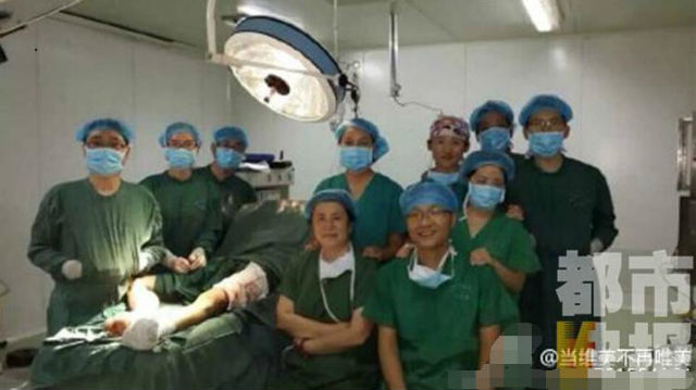 Foto Dokter Dan Perawat Pasca Operasi Menuai Kritik 1 SHANGHAIIST
