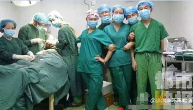 Foto Dokter Dan Perawat Pasca Operasi Menuai Kritik (2) SHANGHAIIST