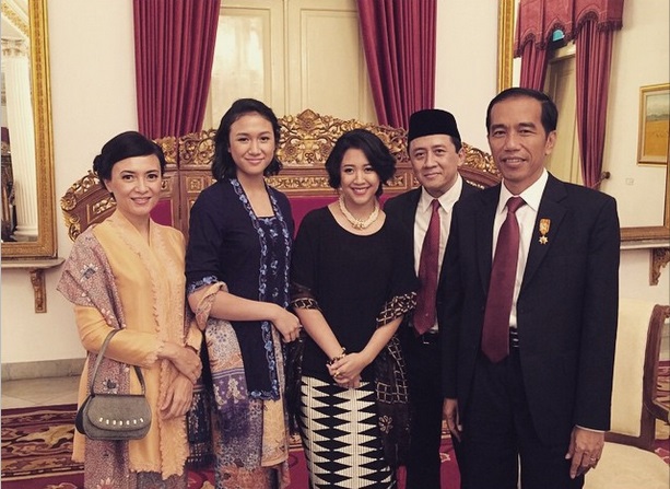 Ayah Sherina, Triawan Munaf dilantik di aula Istana Negara oleh Presiden RI Jokowi