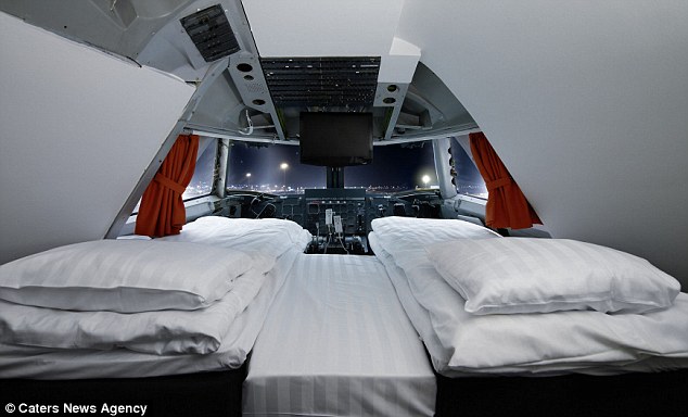Keren! Pesawat Boeing 747 Disulap Menjadi Hotel Unik (Ruang kamar Jumbo Stay)