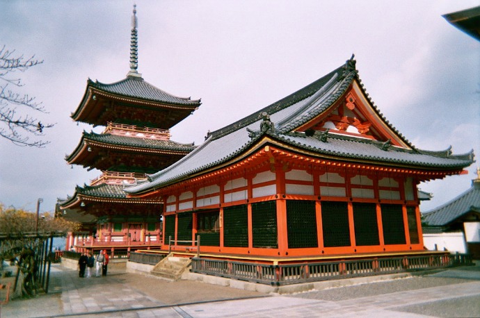 Kiyomizu-dera (wikimedia)