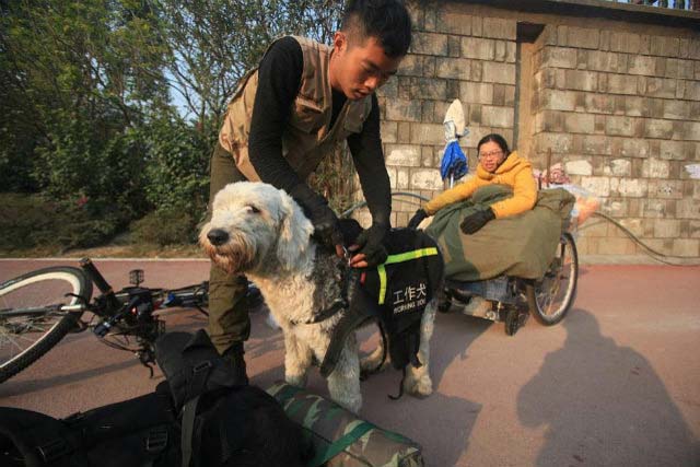 Meski Dengan Kursi Roda, Pasangan Romantis Ini Akan Keliling China 2 SHANGHAIIST
