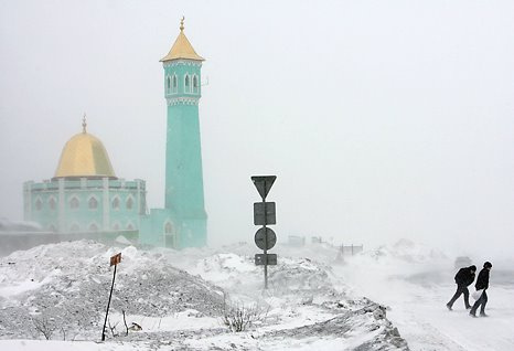 Penampakan Masjid Di Tengah-tengah Salju - (c)blitarvaganza.com
