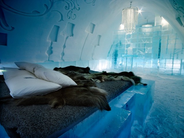 Suasana Hotel Di Kutub Utara - (c)raybooks.com