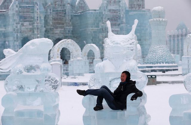 Taman Hiburan Yang Berbentuk Kota Es di China 1 REUTERS