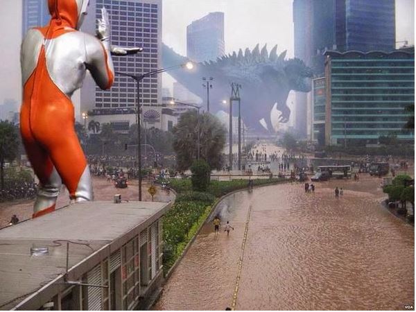 Ultraman di Tengah Kota (C) VOA