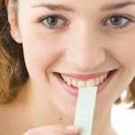 WOMAN CHEWING GUM