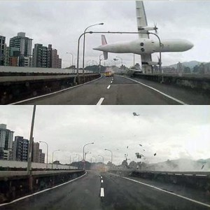Pesawat Transasia GE 235 yang jatuh ke sungai di Taipei (c)@Missxoxo168