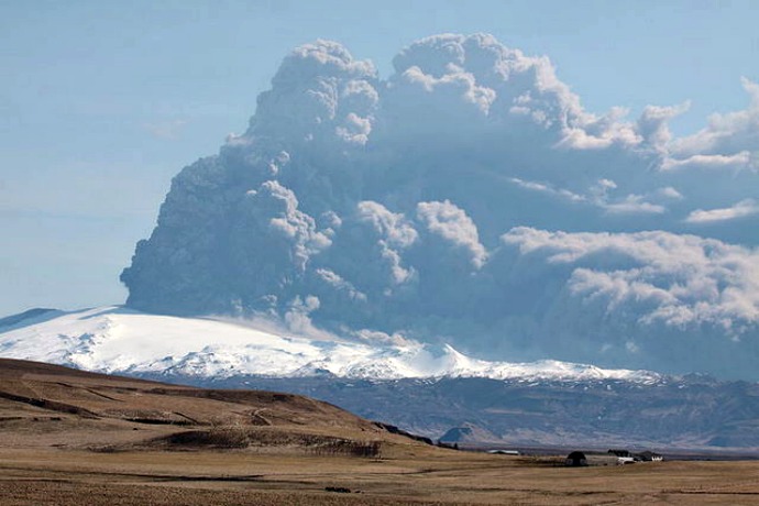 Gunung Berapi di Islandia (c) Bootsnall