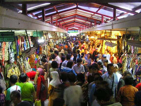 Pasar Beringharjo Pusat Perdagangan Batik Jogja (c) indonesiaexplorer.net