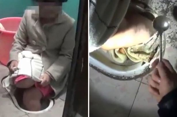 Wanita Terjebak di Toilet