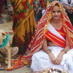 Wanita Menikah Dengan Anjing (c) youtube
