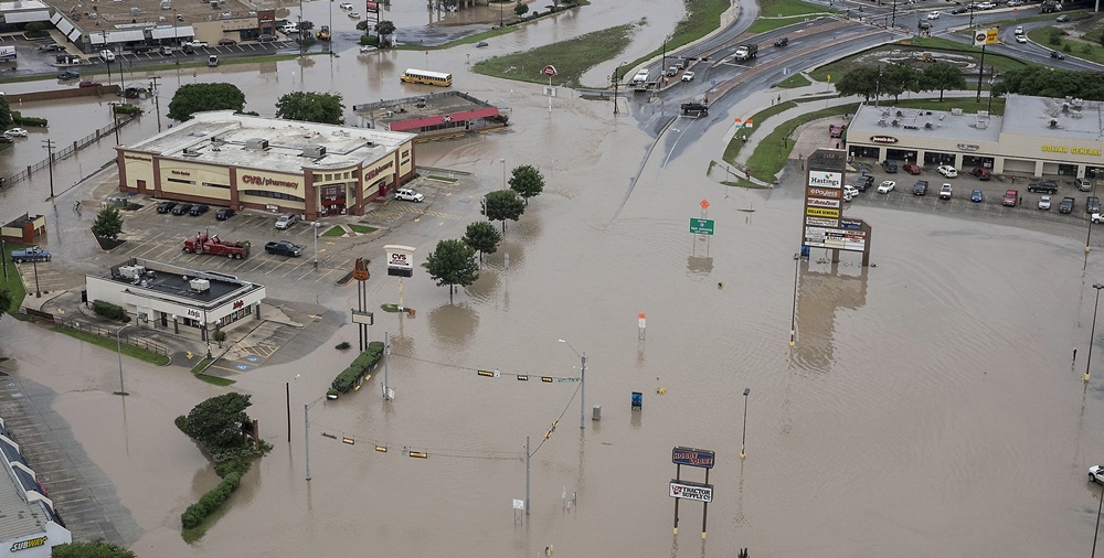 Banjir Akibat Tornado di Texas [image source]