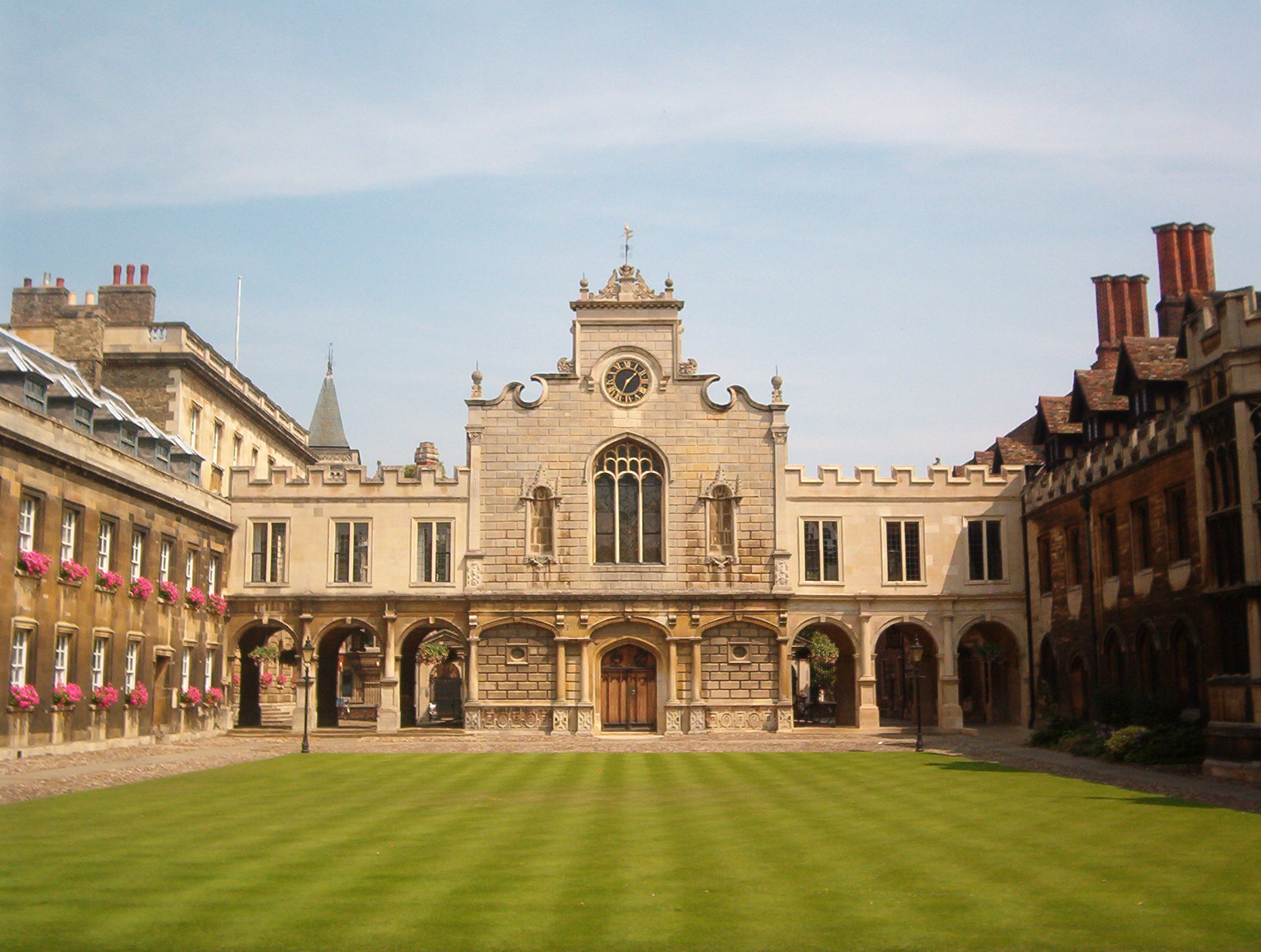 Universitas Cambridge via Wikipedia