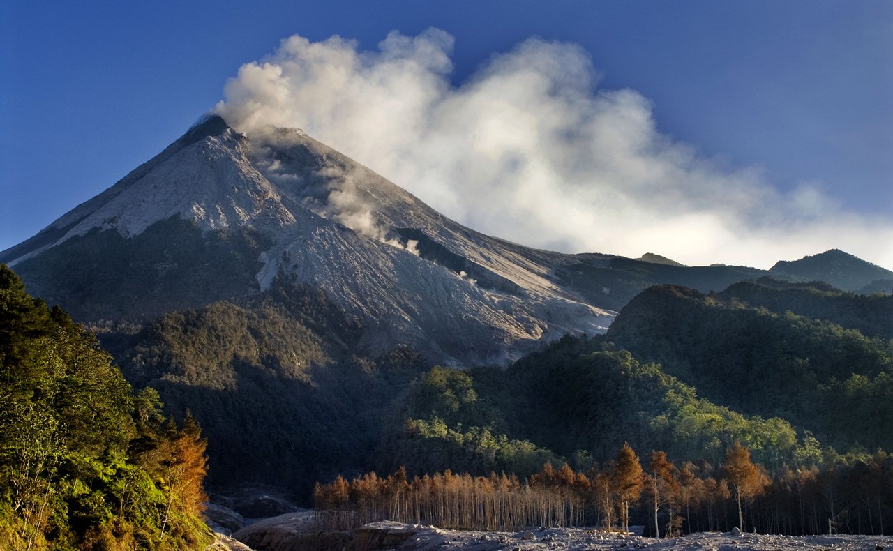 Gunung Merapi [image source]