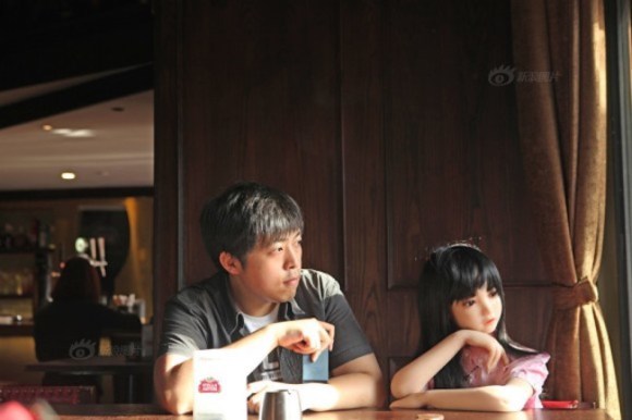 Song Bo dan Xiao Die di restoran 'menikmati' hari  via Rocketnews24
