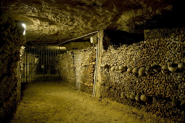 Les Catacombes via List 25
