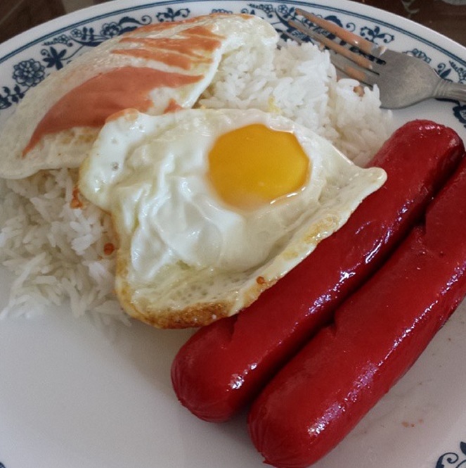 Filipino Hot Dog [Image Source]