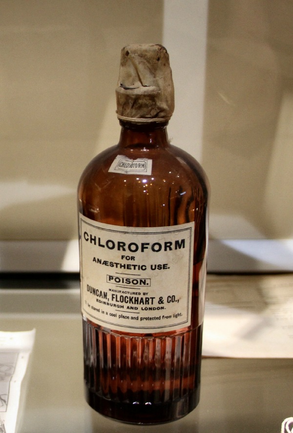 Kloroform [Image Source]