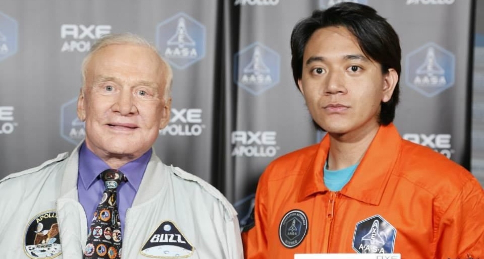 Rizman Dilatih Astronaut Senior [image source]