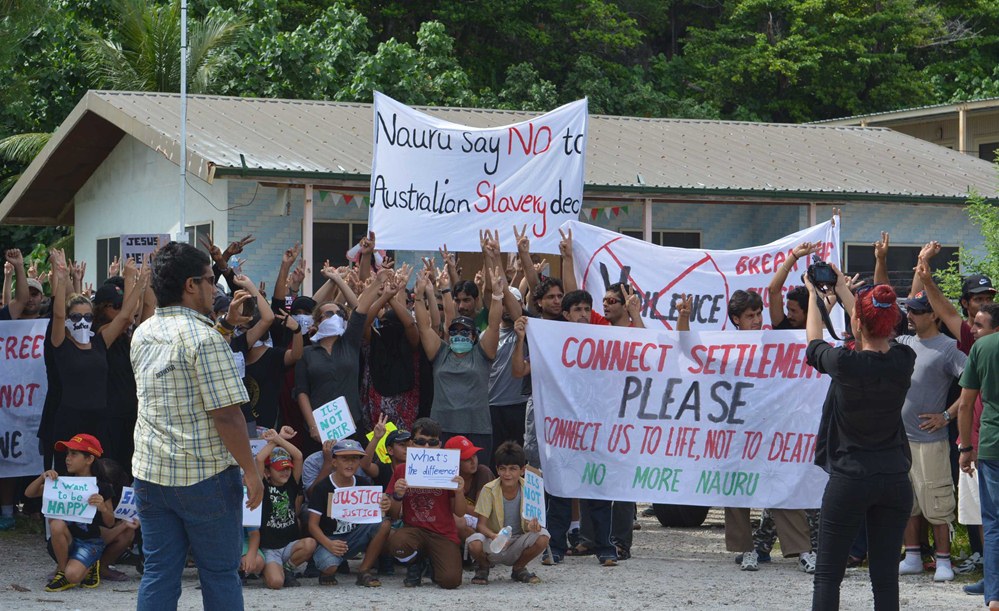 Protes Warga Nauru Atas Bantuan Autralia [image source]