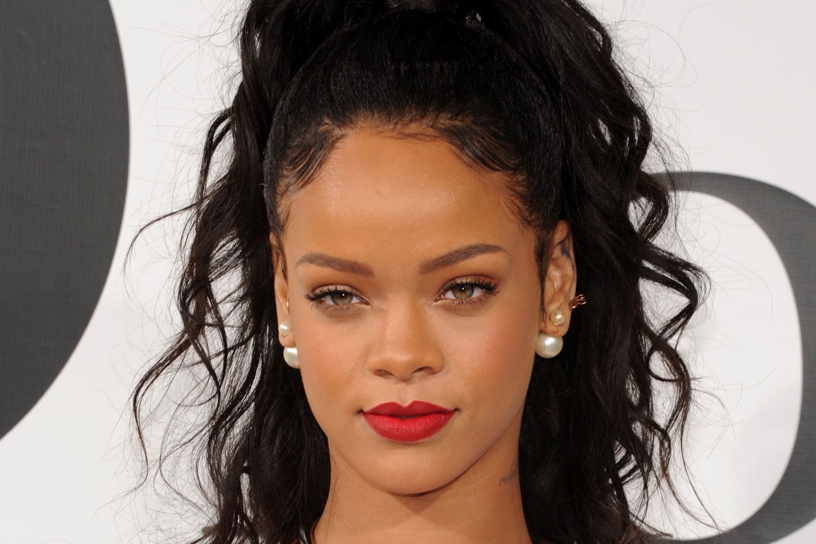Rihanna [Image Source]
