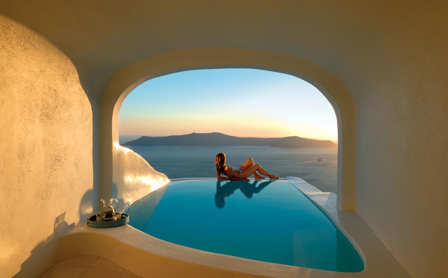 Sun Rocks Hotel, Santorini, Yunani [image source]