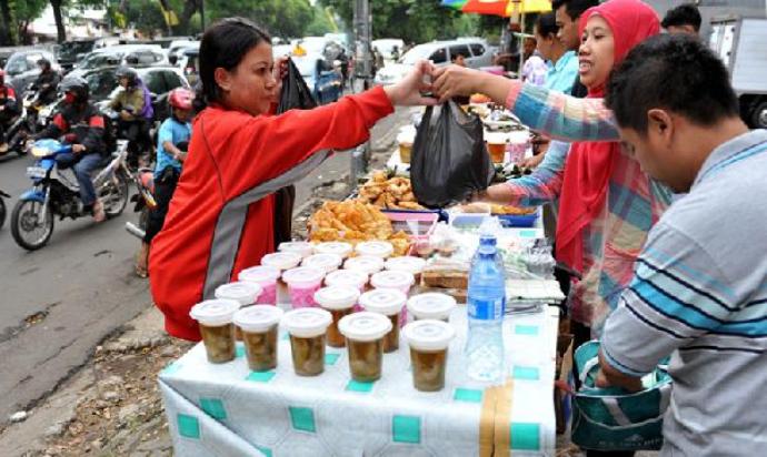 Takjil Banyak Dijual Di Pasar Ramadan
