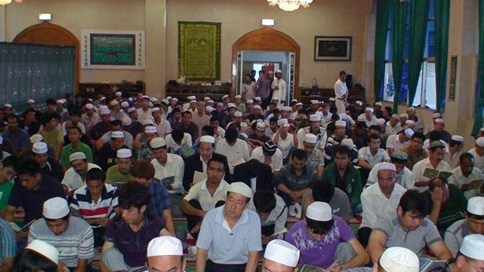 Warga Muslim di Dalam Masjid