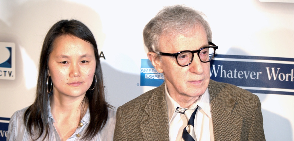 Woody Allen dan Soon Yi Previn [image source]