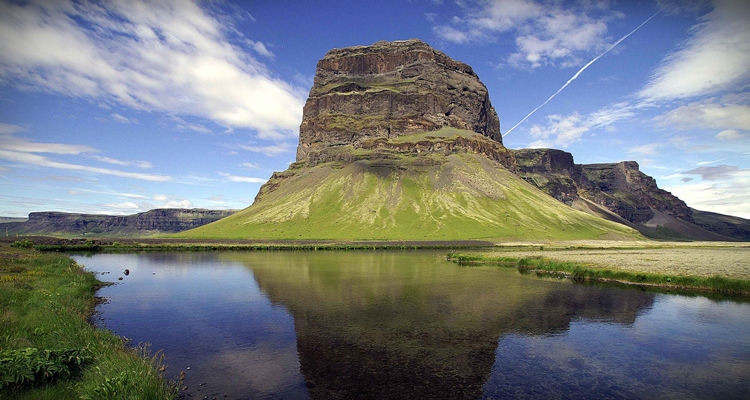 Islandia [image source]