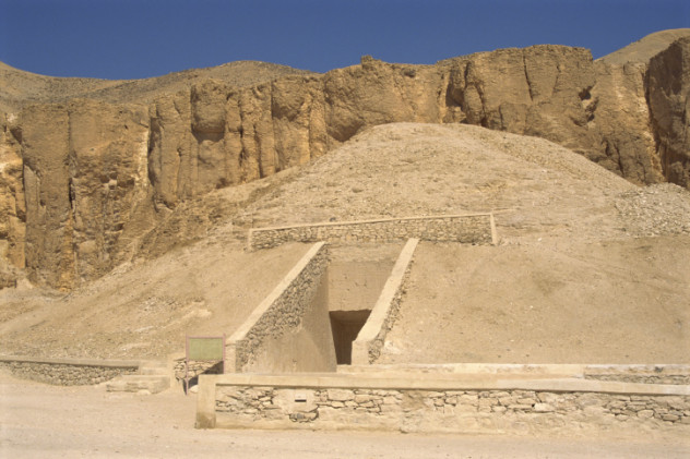 Pemakaman Asing di Dekat Makam Raja Tutankhamun [image source]