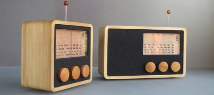 Radio Kayu yang Unik