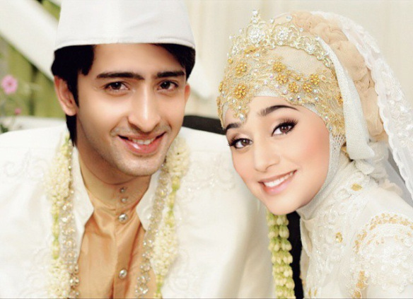 Shaheer Sheikh and Soumya Seth 'married' in Indonesian tradition [via Instagram]