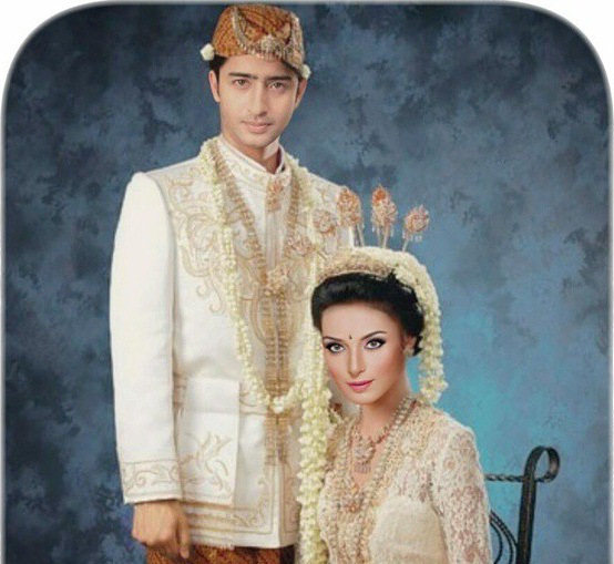 Sundanese Traditional Costume [via Instagram]