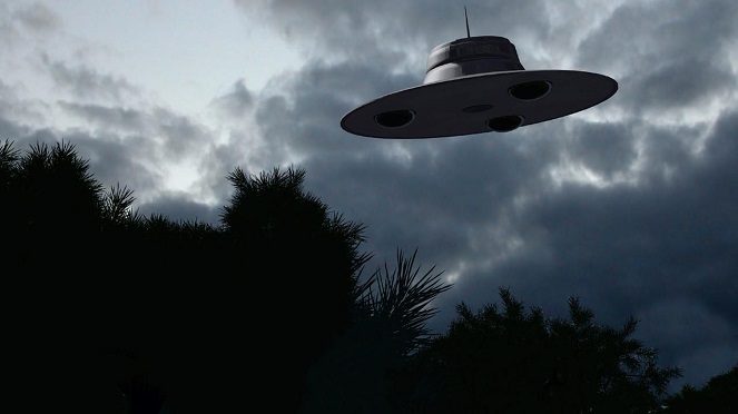 Menger mengaku diculik alien dan melakukan perjalanan luar angkasa menaiki UFO [Image Source]