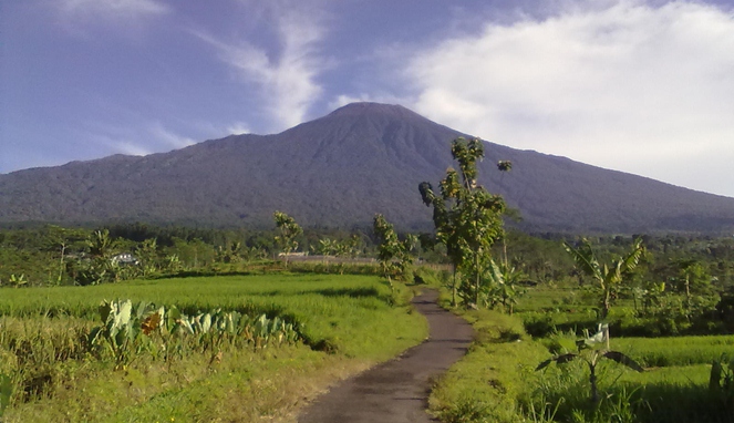 Gunung Slamet Jawa Tengah [image source]
