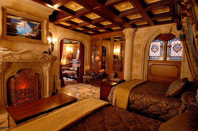 Nikmati nyamannya tidur ala raja-raja dongeng Disney di tempat ini [Image Source]