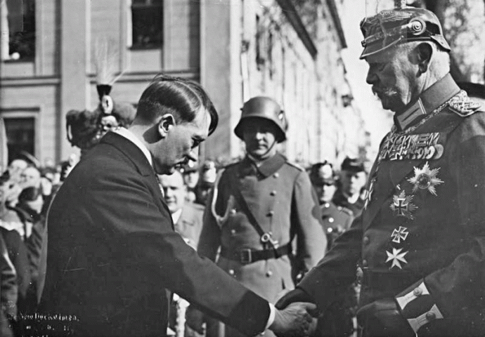Hitler Yang Mendirikan Partai Nazi