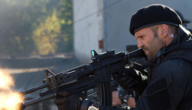 Jason Statham di Film The Expendables 3 [Image Source]