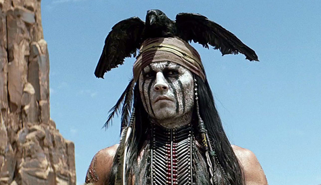 Johny Depp di Film The Lone Ranger [Image Source]