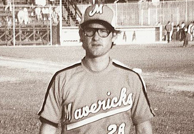 Kurt Russell ketika masih bermain di liga baseball [Image Source]