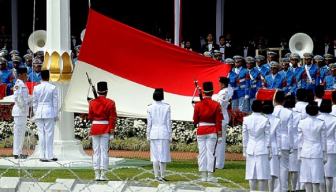 Pengibaran Sang Saka Merah Putih Saat Peringatan Hari Kemerdekaan Di Istana Merdeka