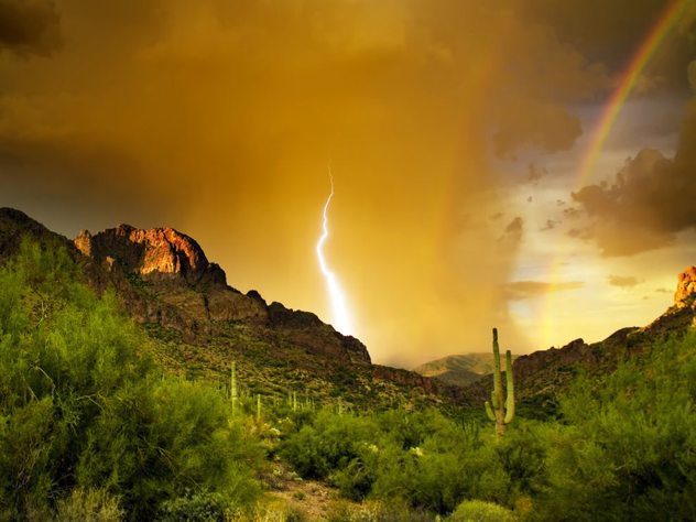 Supertitions Mountains, Arizona